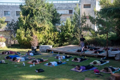 ריטריט יוגה במעלה החמישה יוני 23